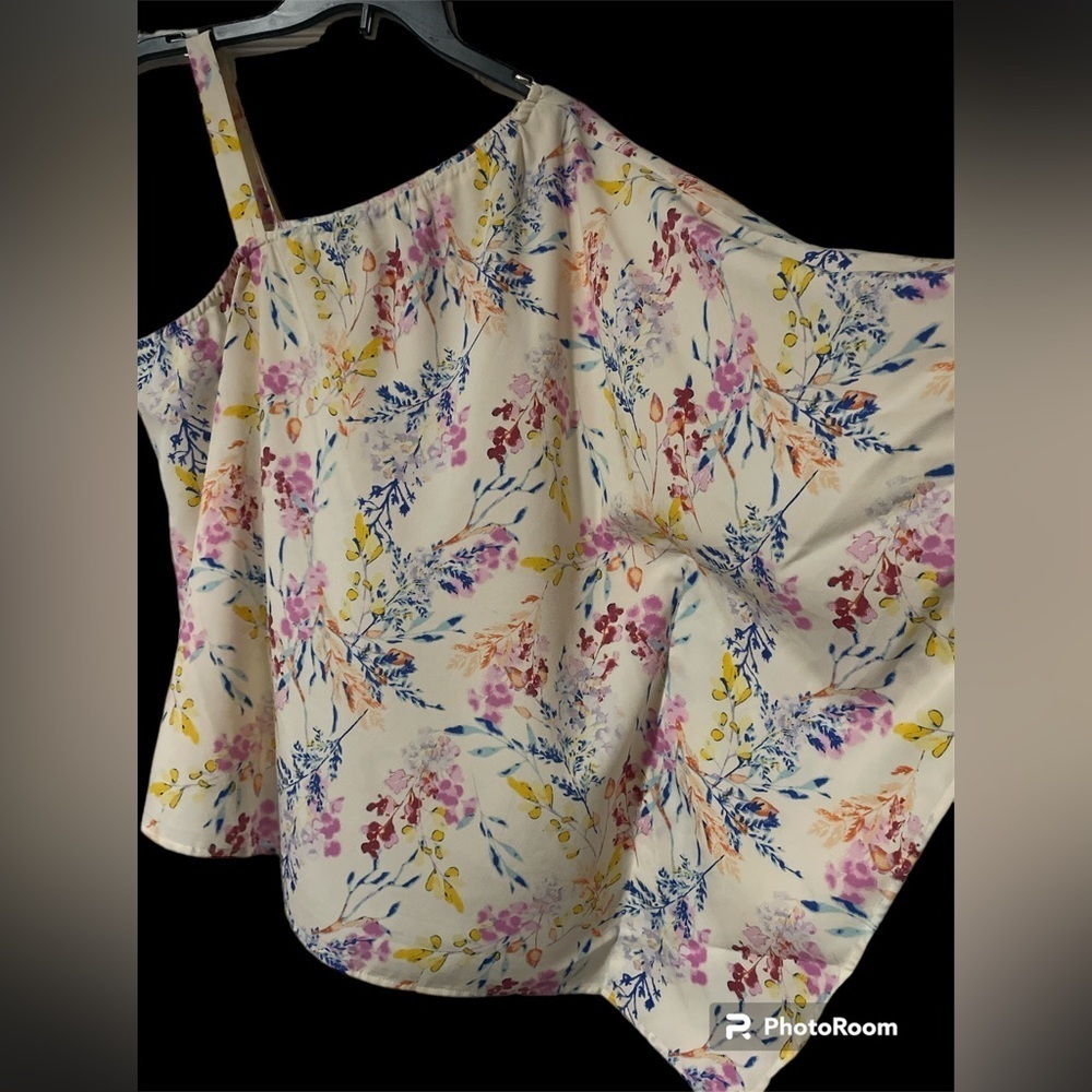 1. Cato floral blouse asymmetrical. - Picture 6 of 8